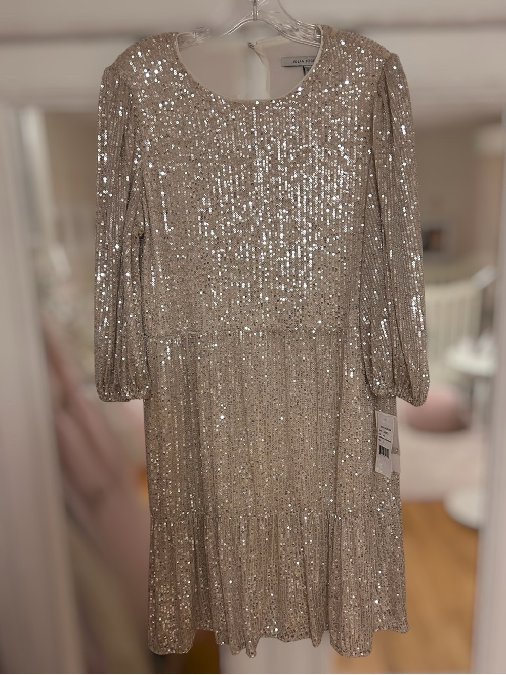 Julia Jordan  Tiered knee-length Sequin Dress View 3
